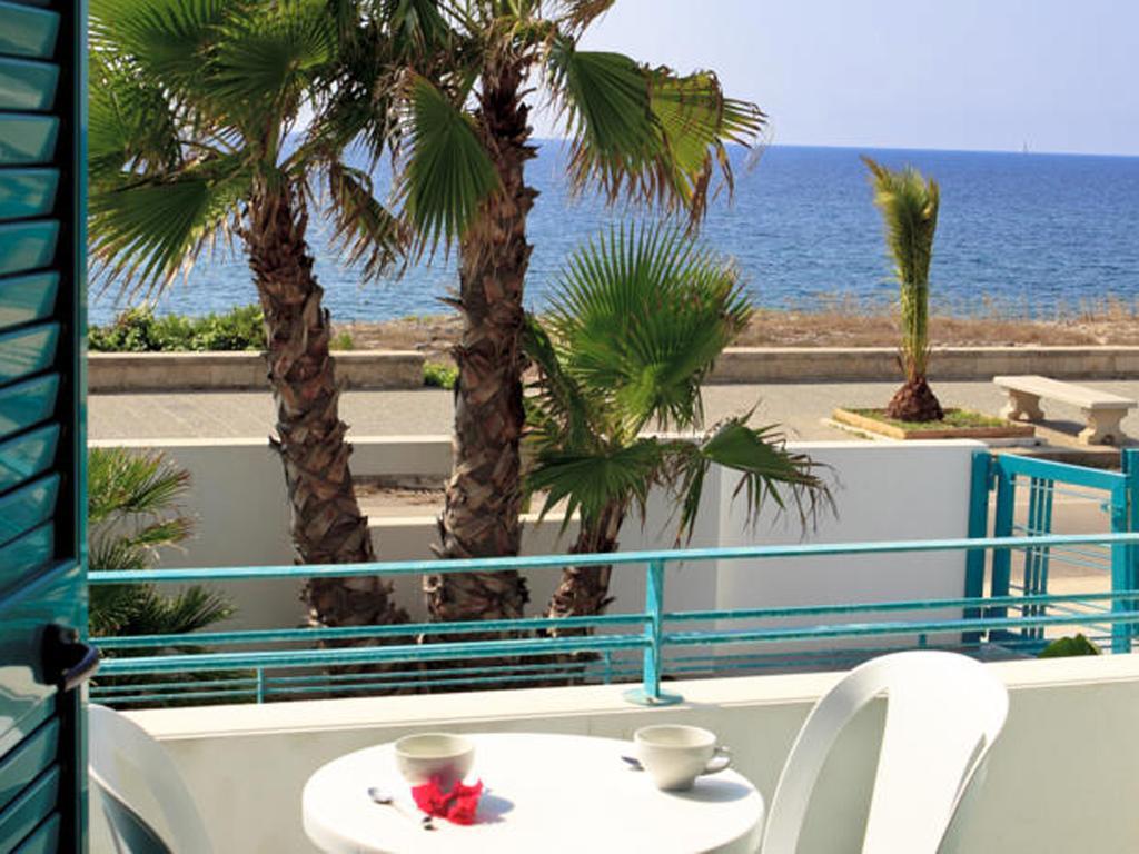 Terrazze Del Mare Aparthotel Racale Δωμάτιο φωτογραφία
